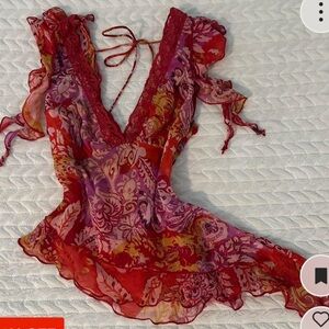 IN SEARCH OF!!! DO NOT BUY!if anyone is selling in a size S or XS